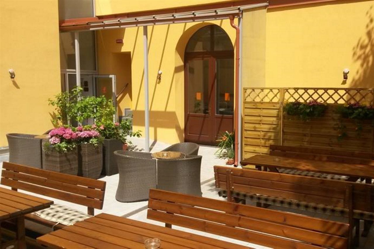 Hotel Ambiance Praha Bagian luar foto