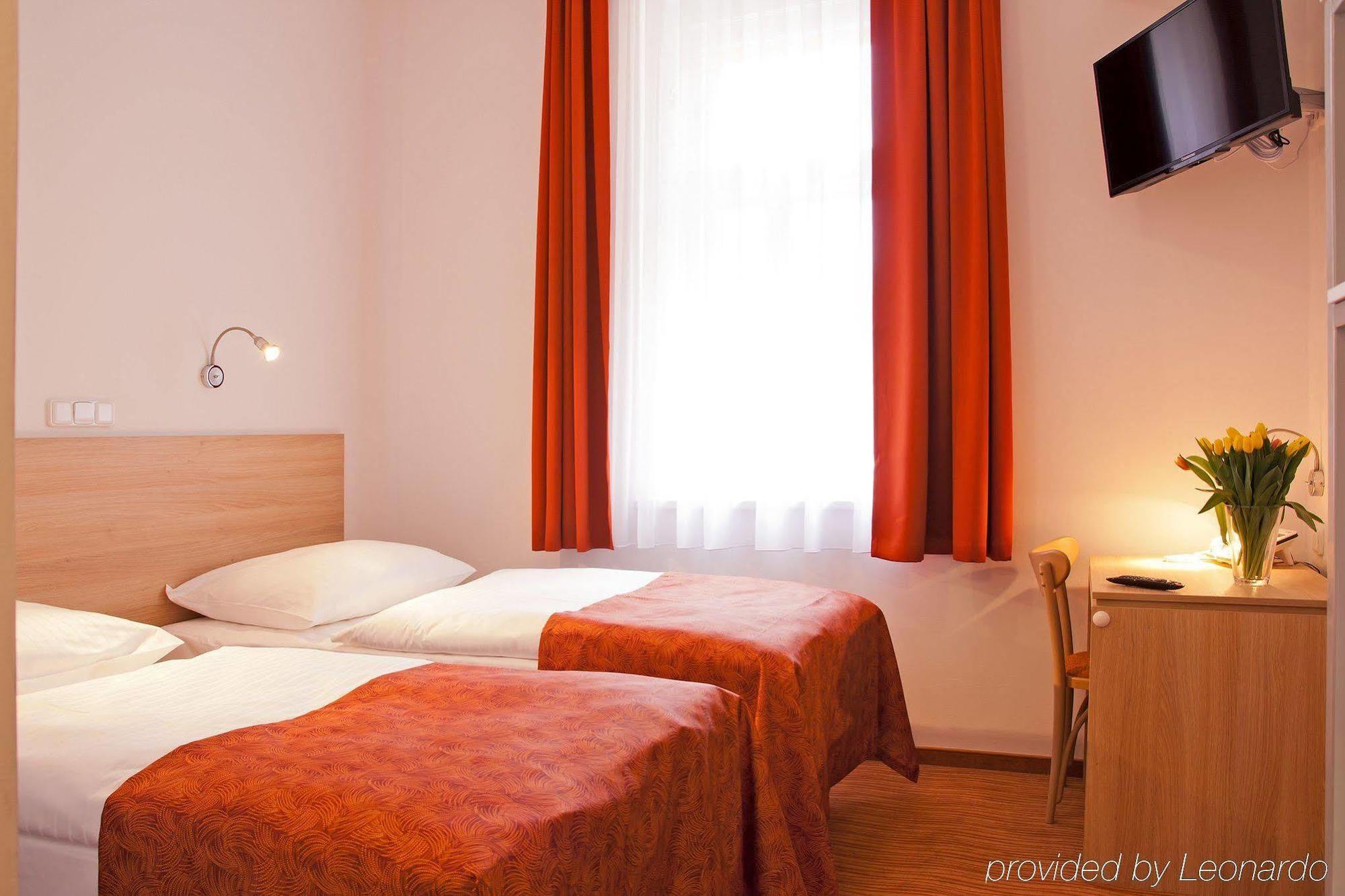 Hotel Ambiance Praha Bagian luar foto