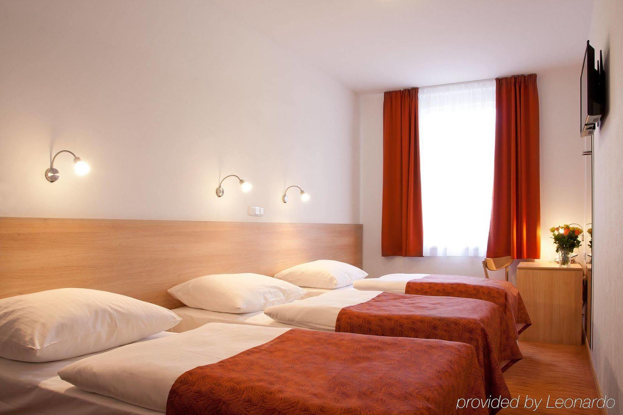 Hotel Ambiance Praha Bagian luar foto