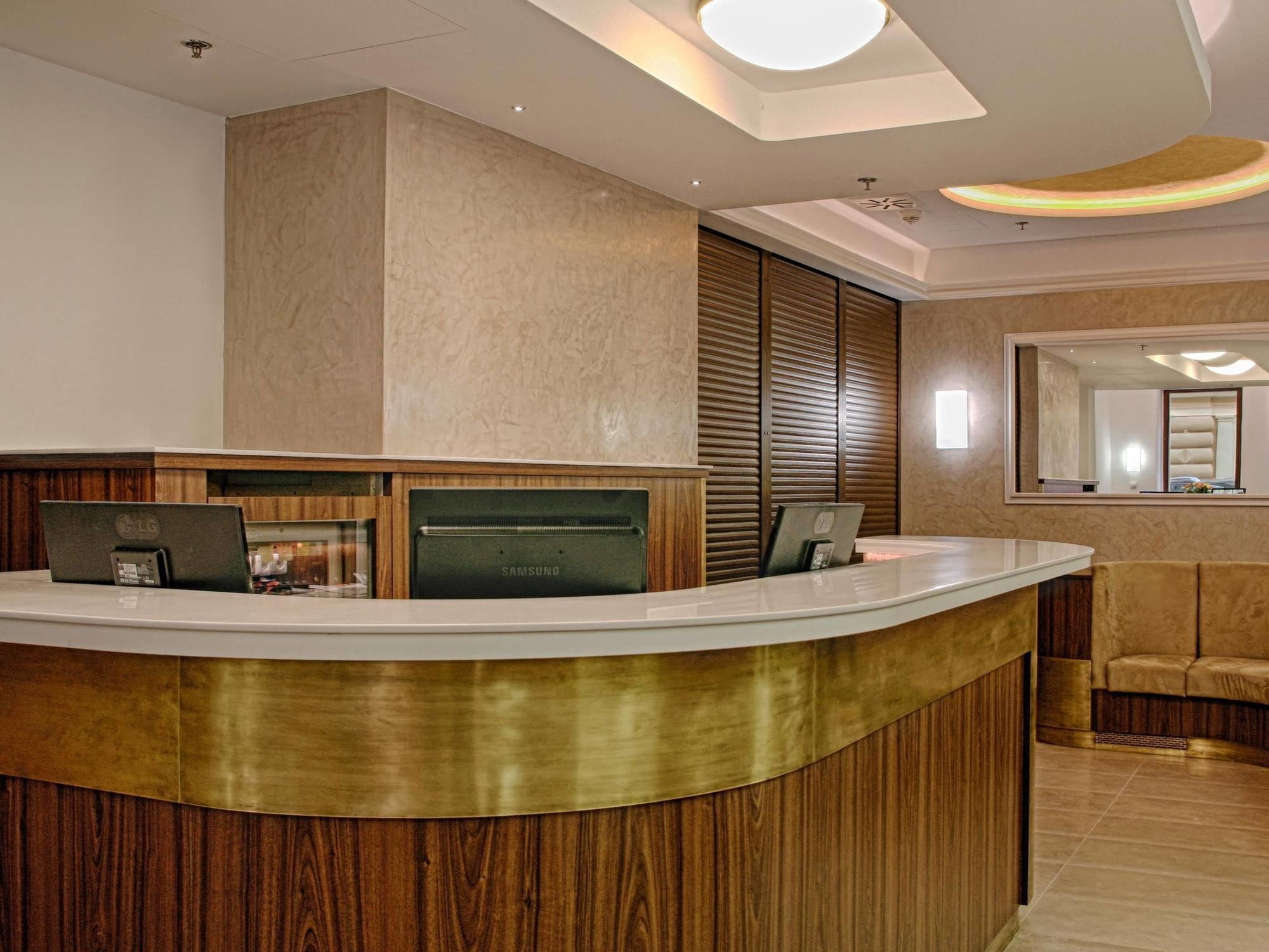 Hotel Ambiance Praha Bagian luar foto