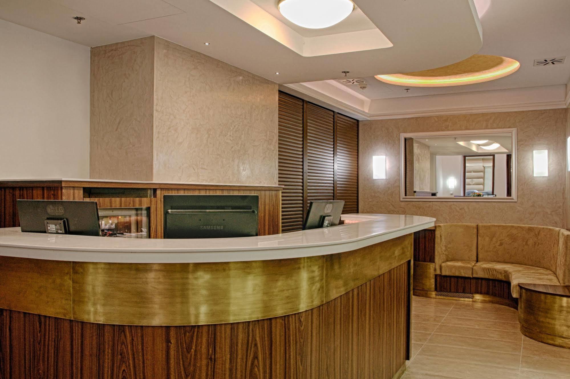 Hotel Ambiance Praha Bagian luar foto