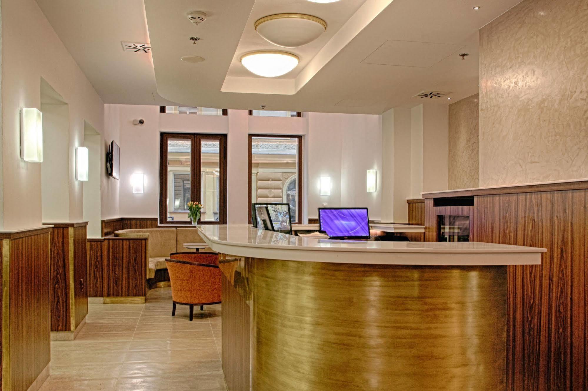 Hotel Ambiance Praha Bagian luar foto