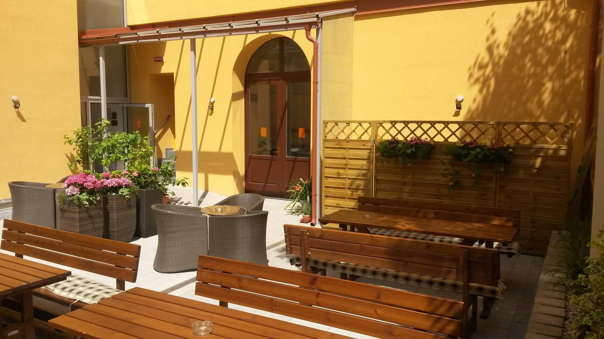 Hotel Ambiance Praha Bagian luar foto